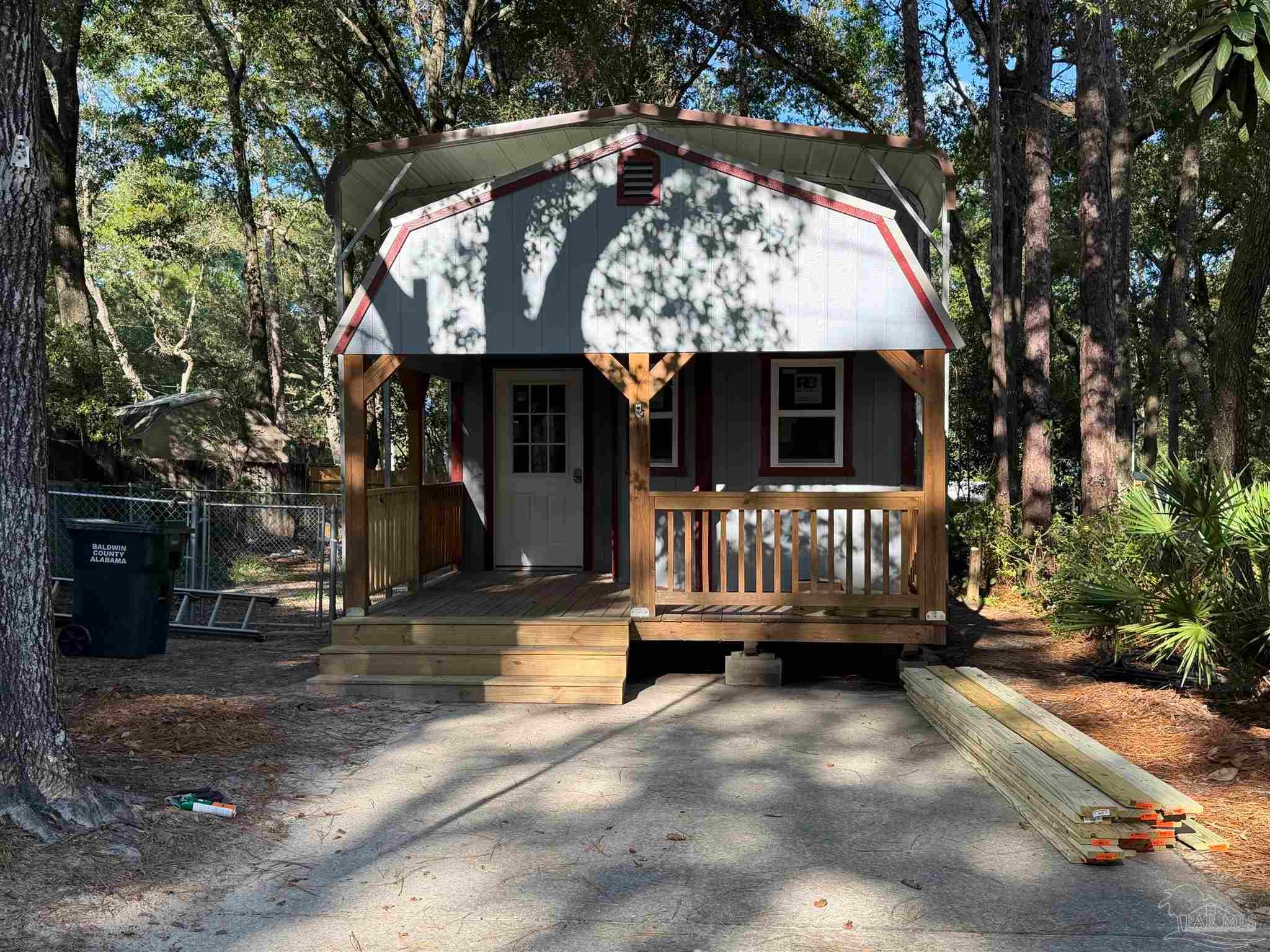 577 Escambia Loop — photo