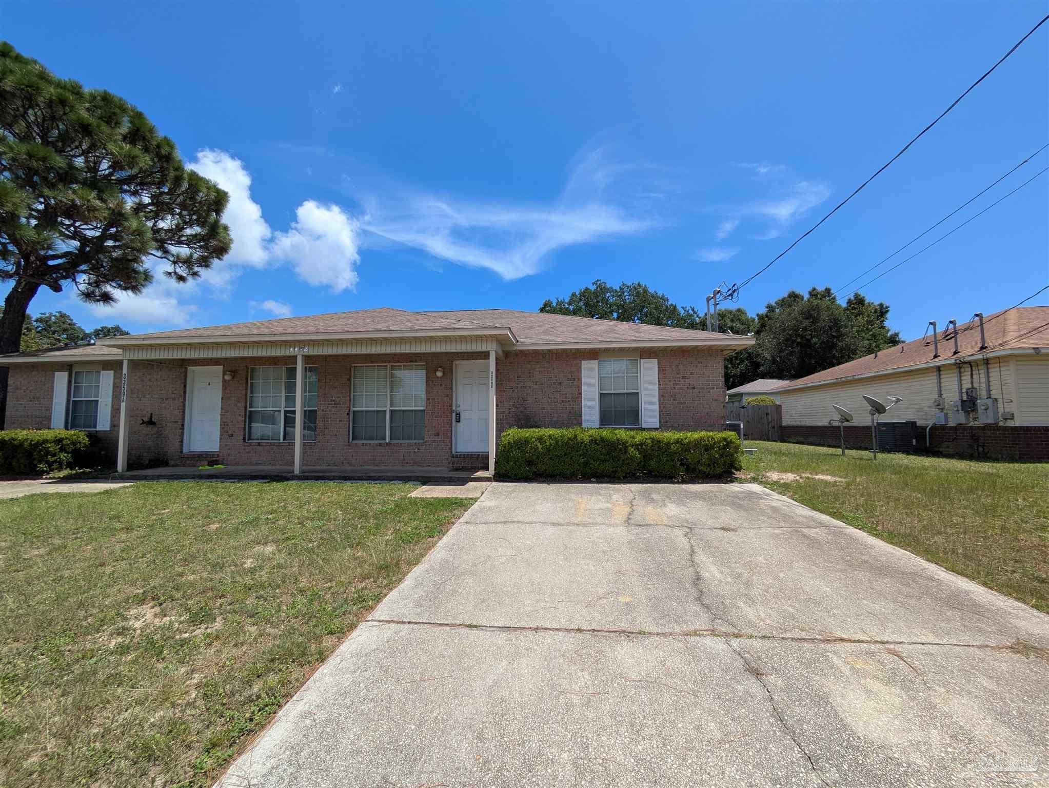 3359 Greenbriar Cir B — photo