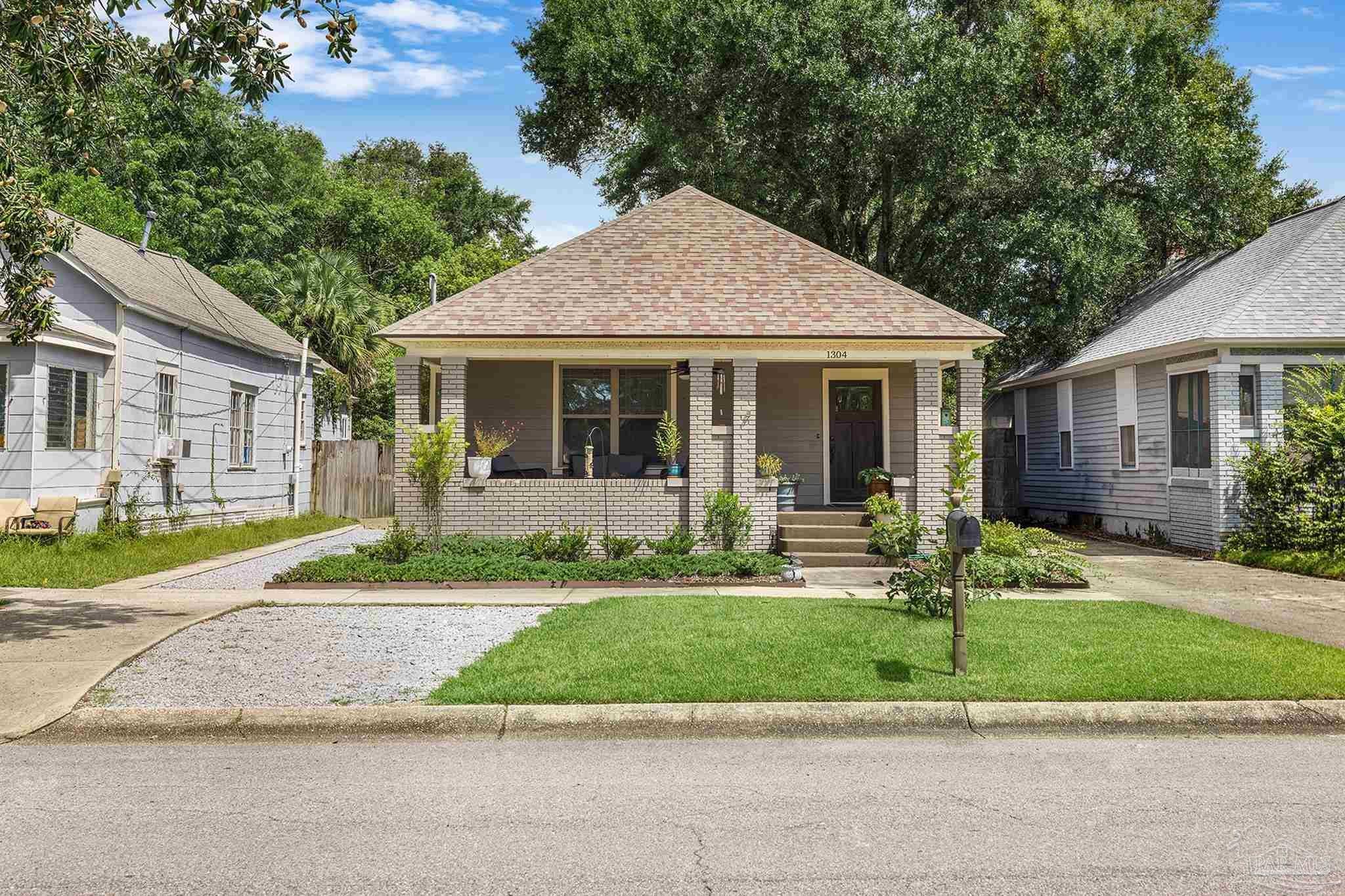 1304 E Strong St — photo