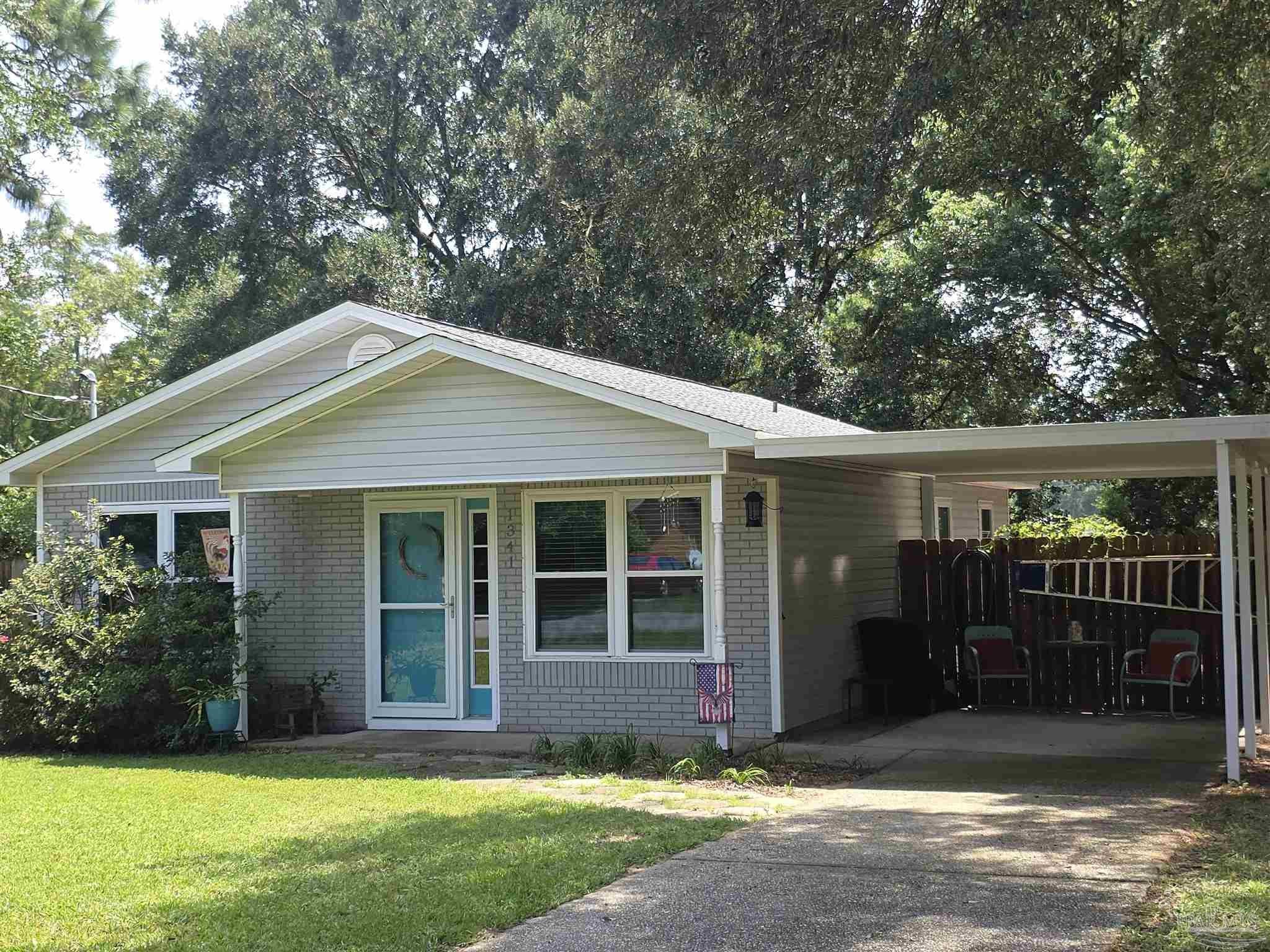 1341 Fairchild St — photo