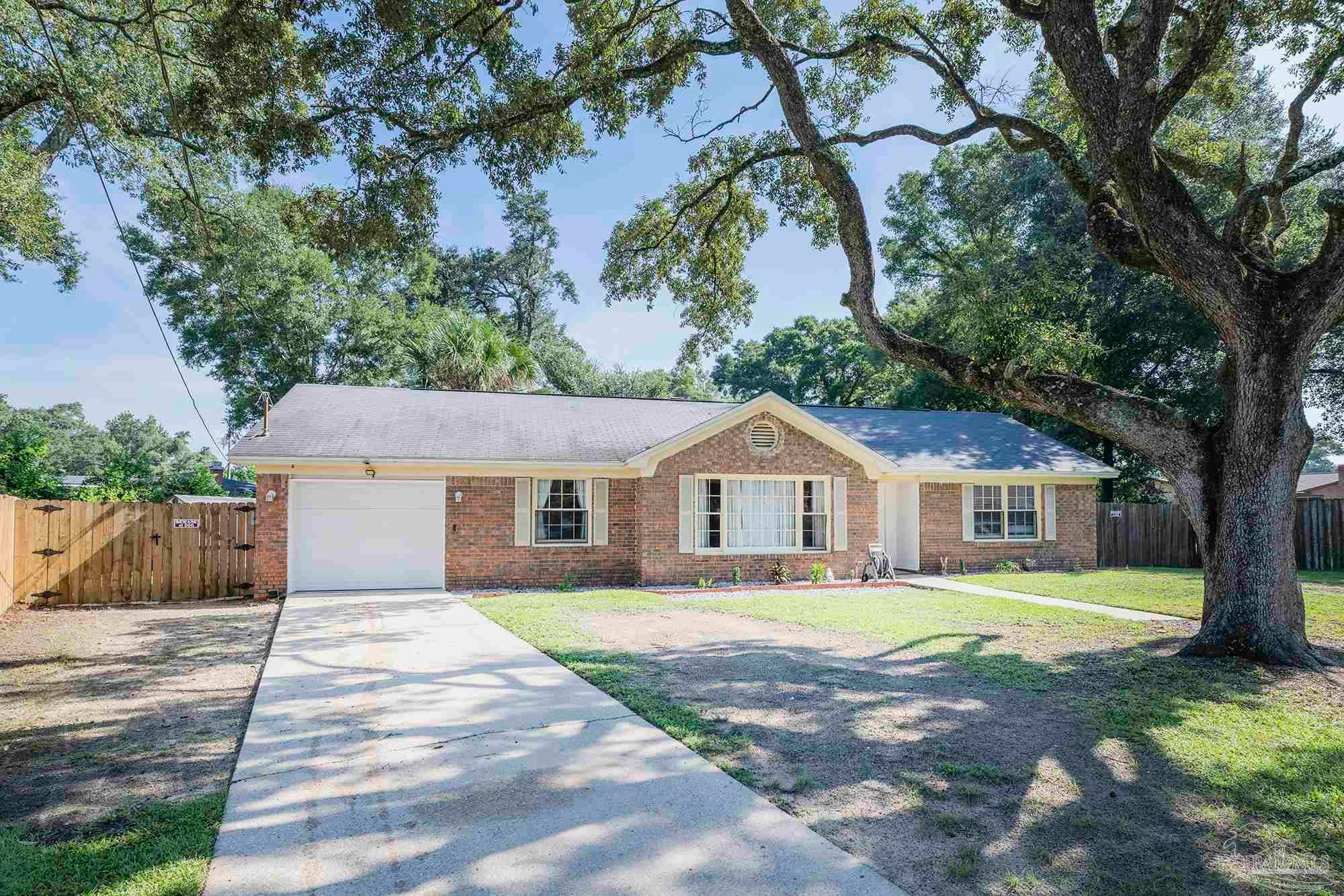 222 Strickland Pl — photo