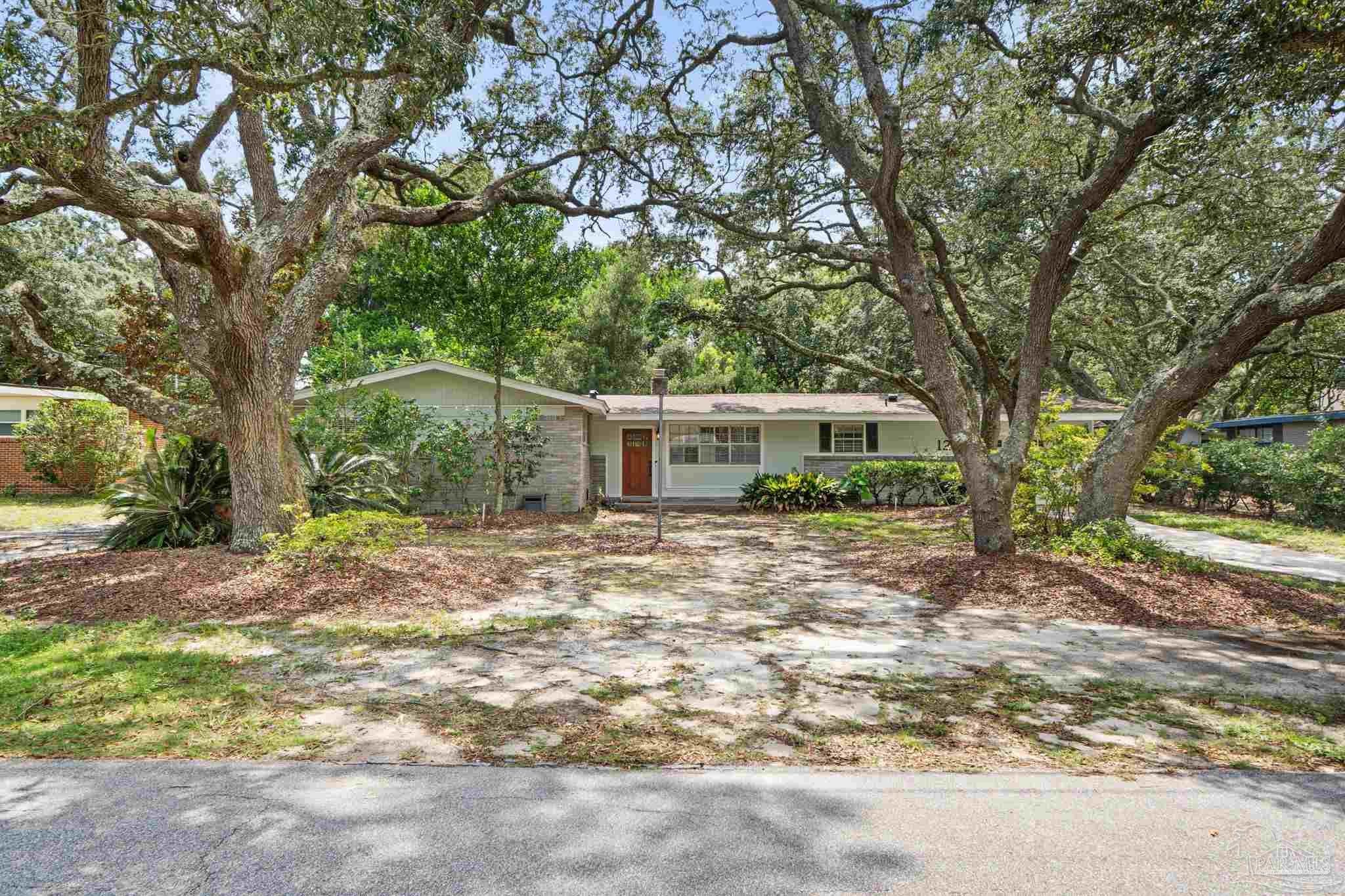 121 Gilmore Dr — photo