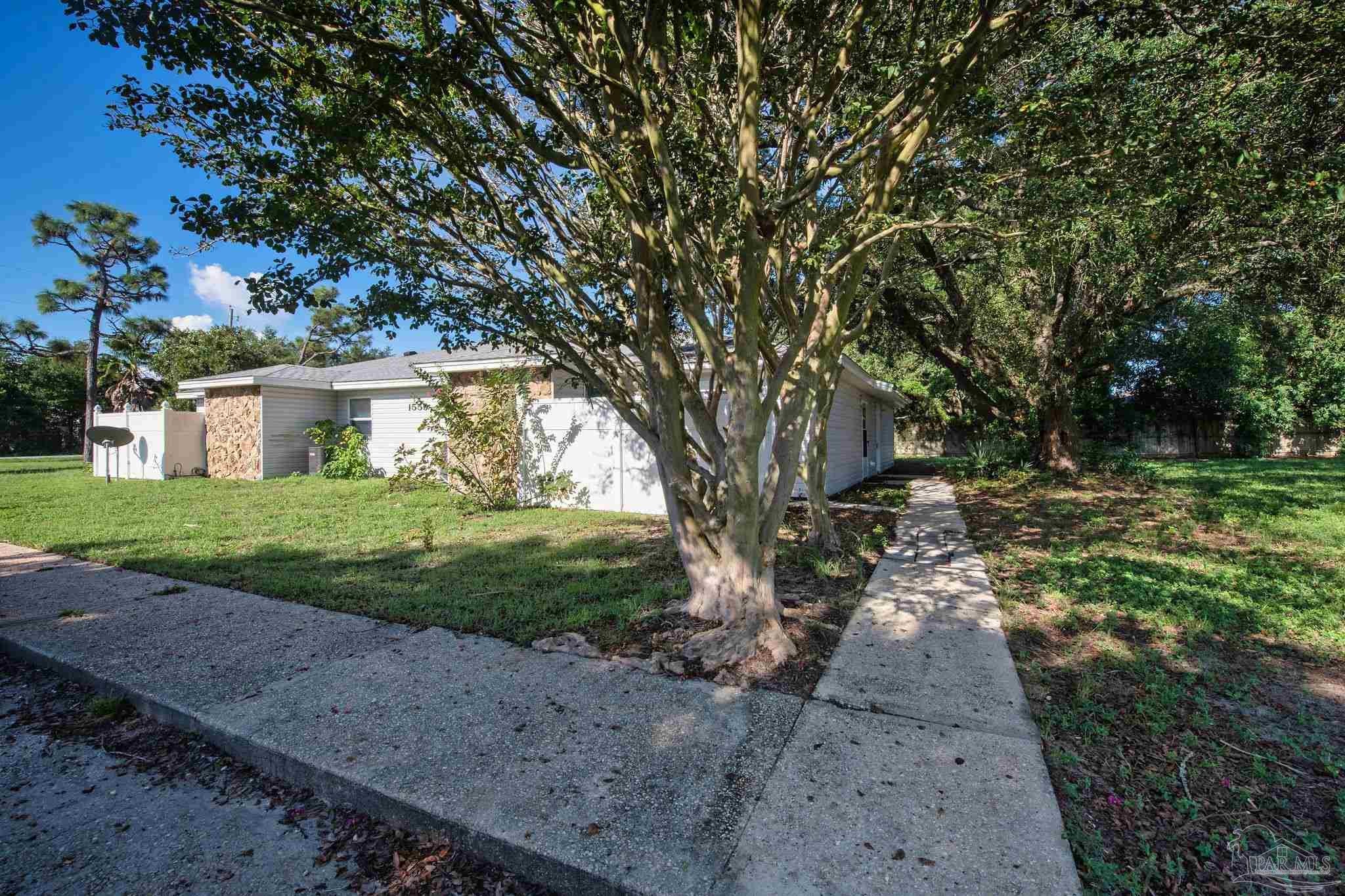 1555 Greenbriar Pkwy 4 — photo