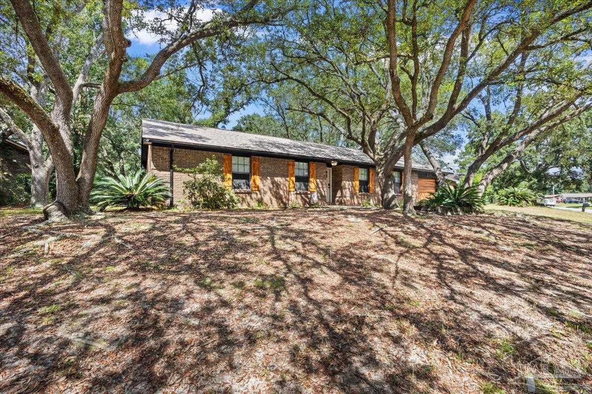 8191 Sedgefield Dr — photo