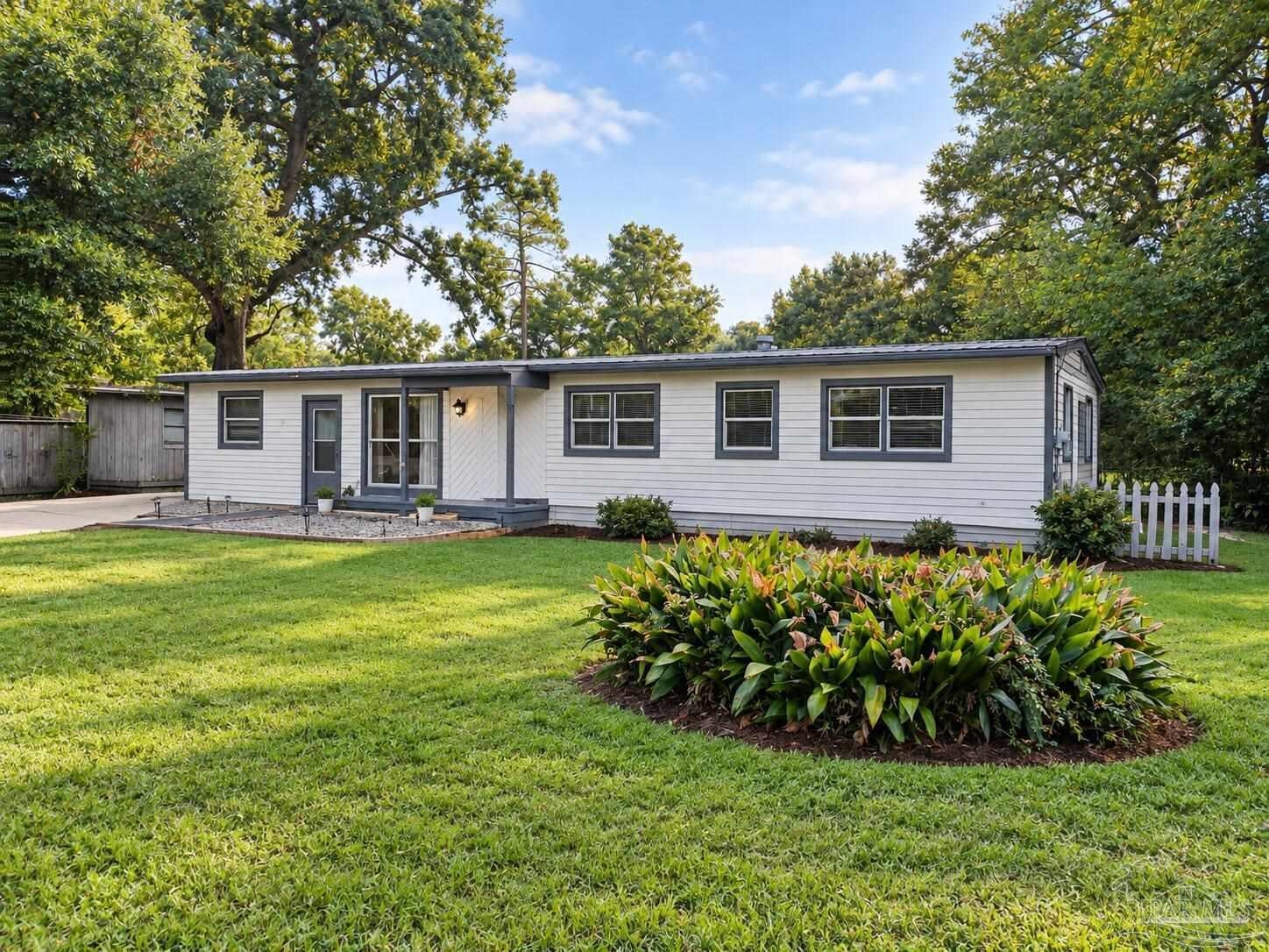 8 Feldor Dr — photo