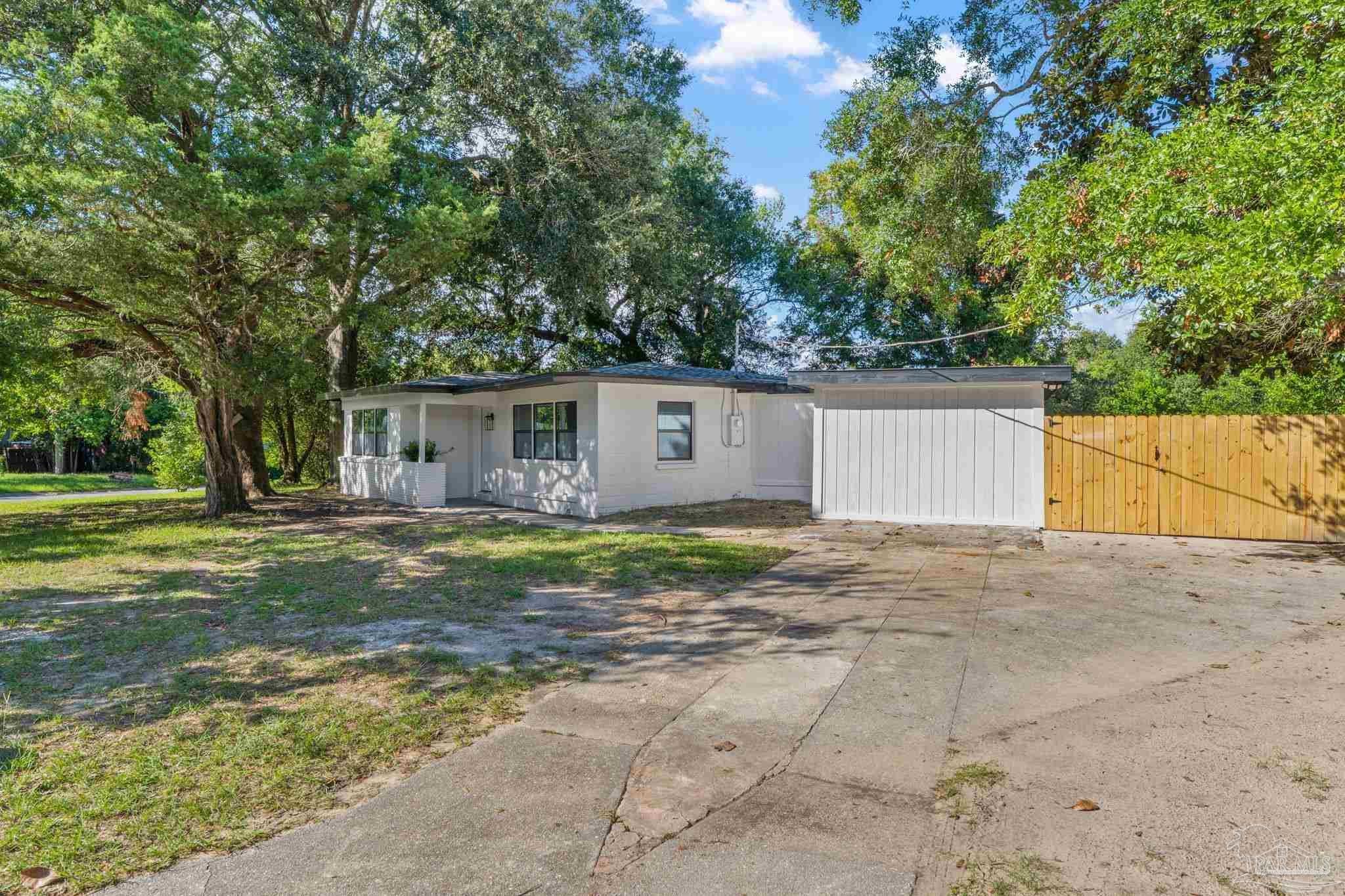 408 Edison Dr — photo