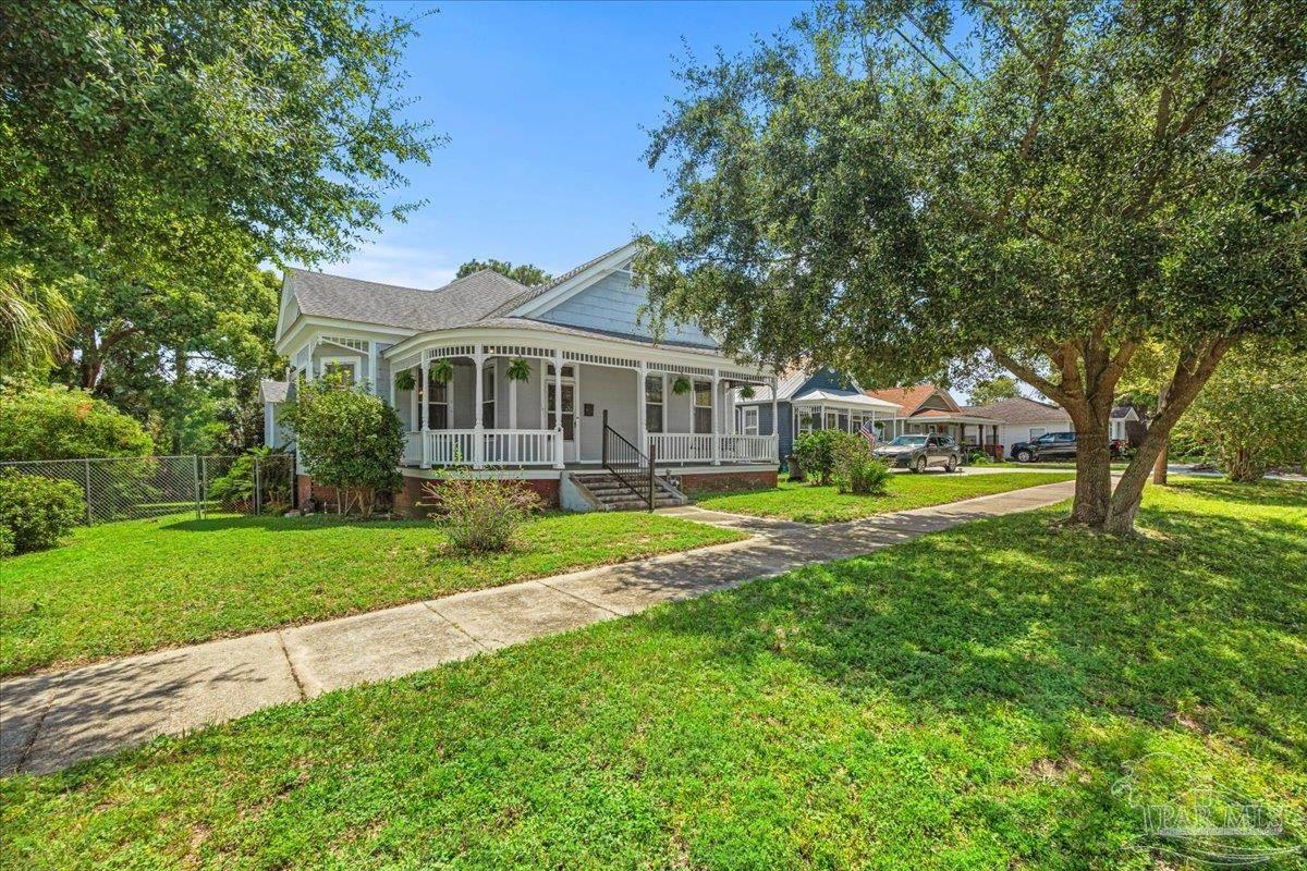 1417 E Jackson St — photo