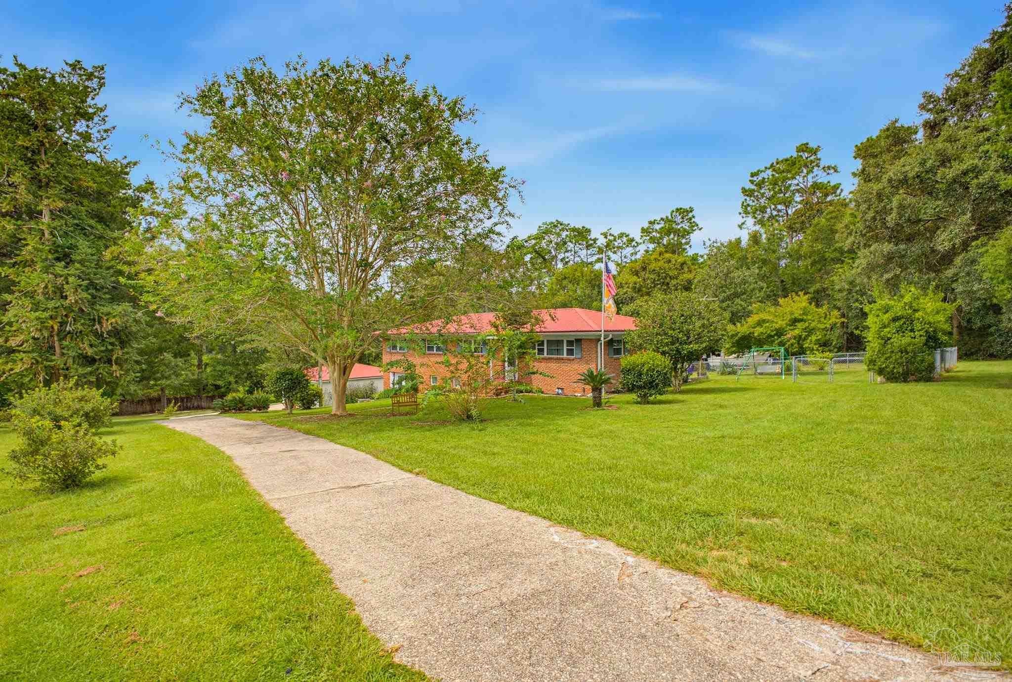 2370 Le Ruth Dr — photo