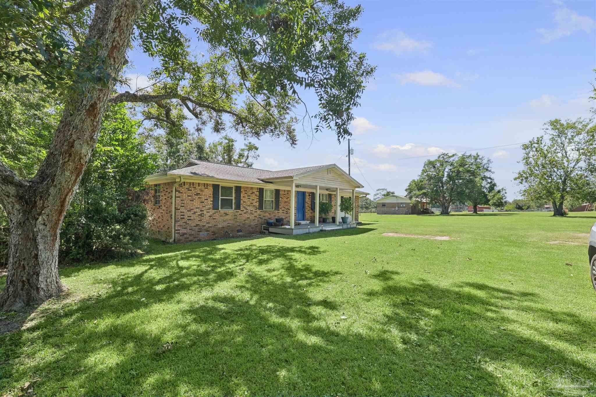 833 Graham Rd — photo
