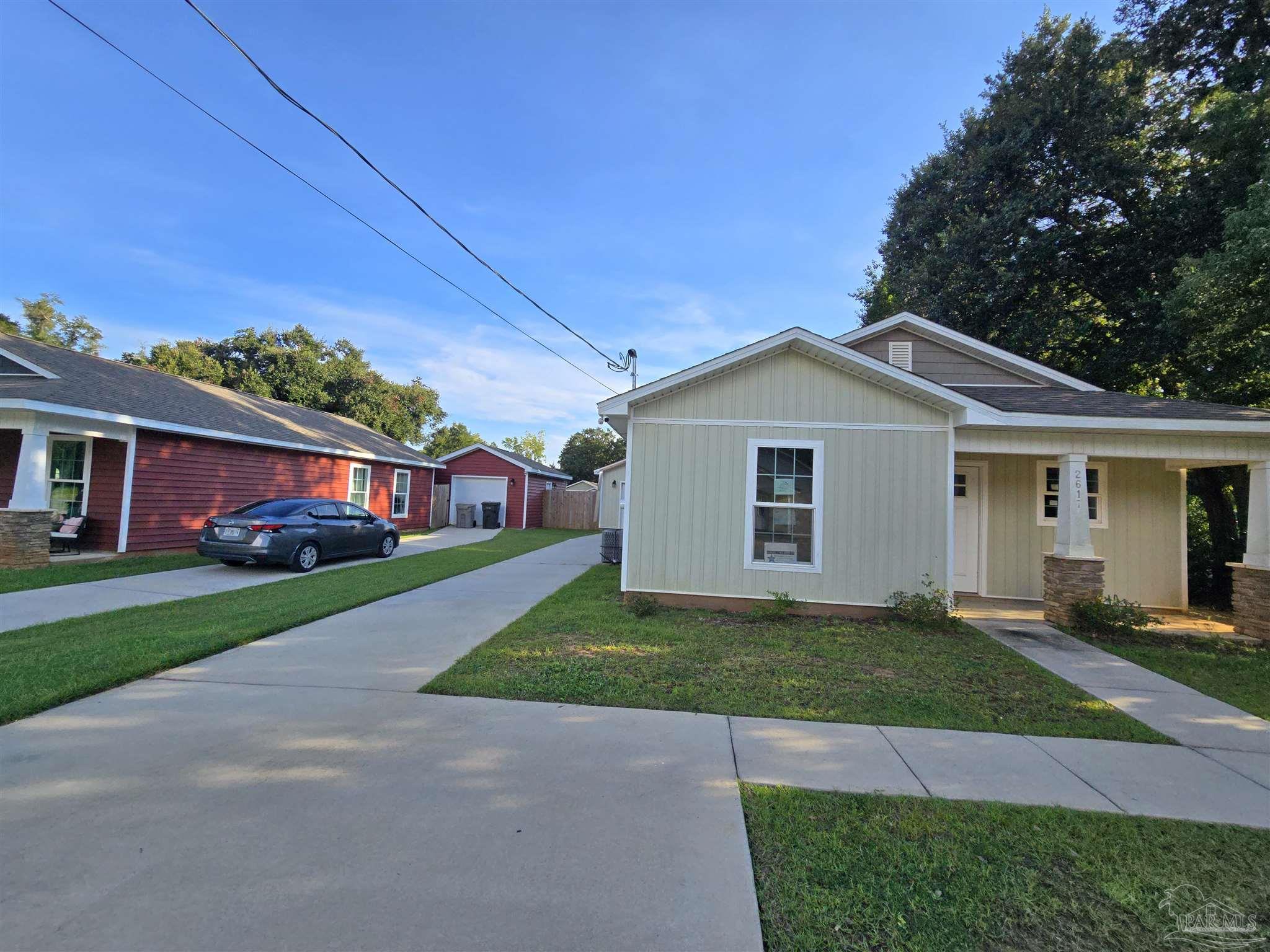2617 W Leonard St — photo