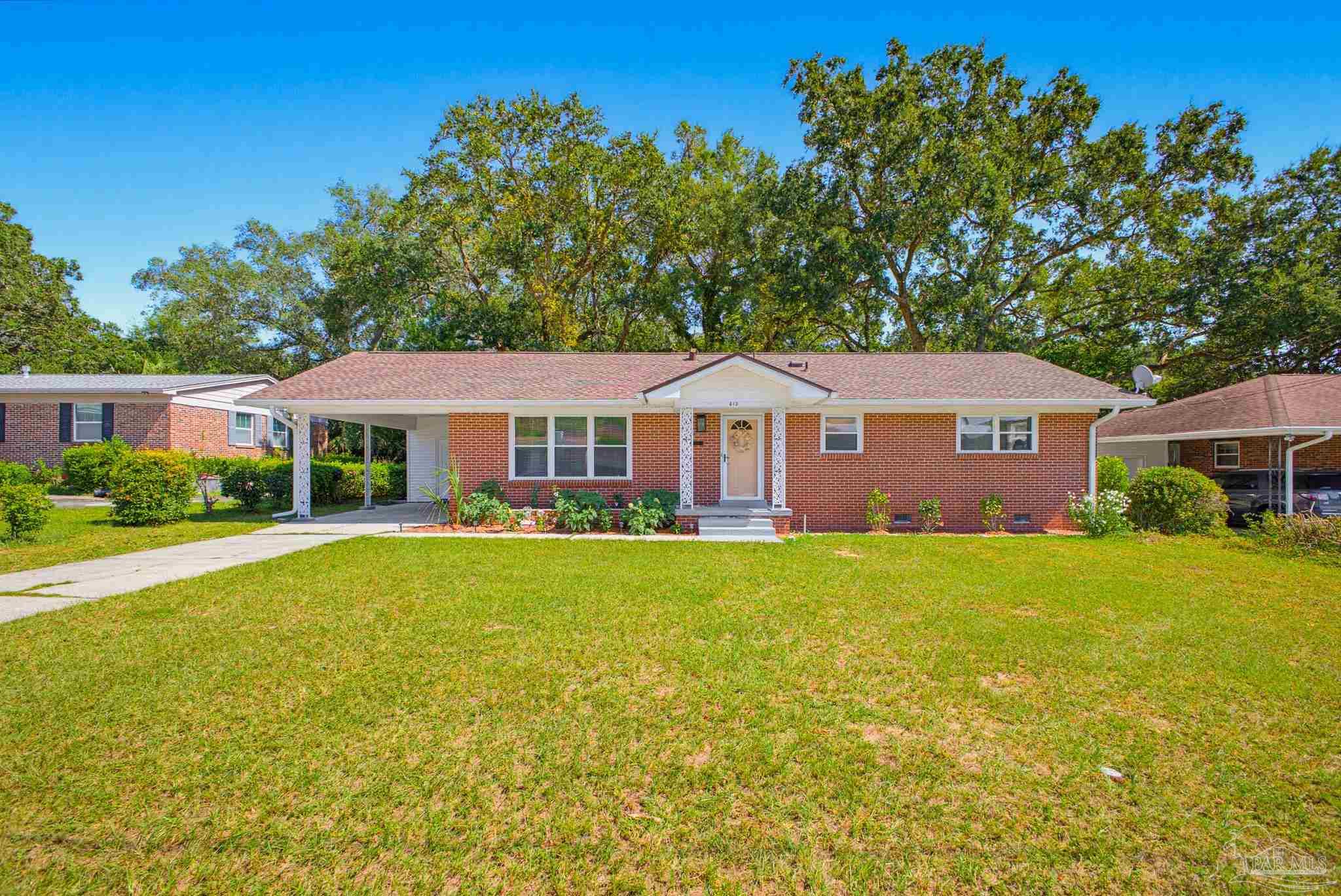812 Ash Dr — photo