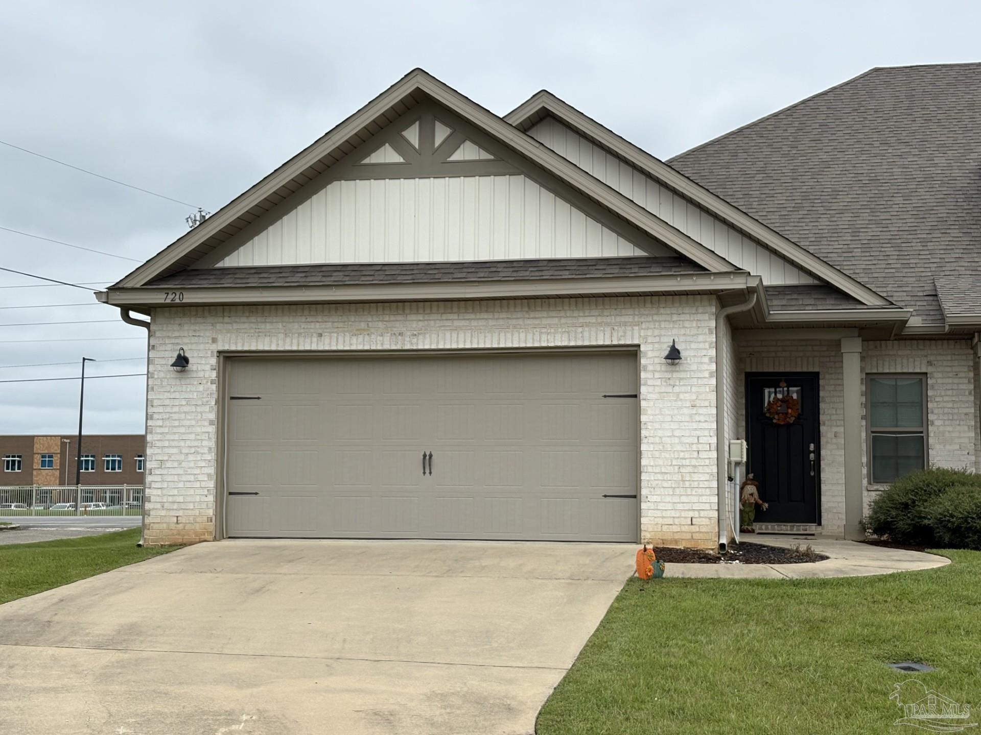 720 Brambling Ct — photo