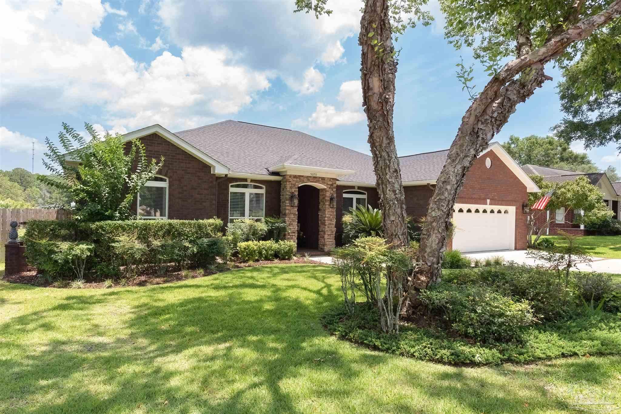 5070 High Pointe Dr — photo