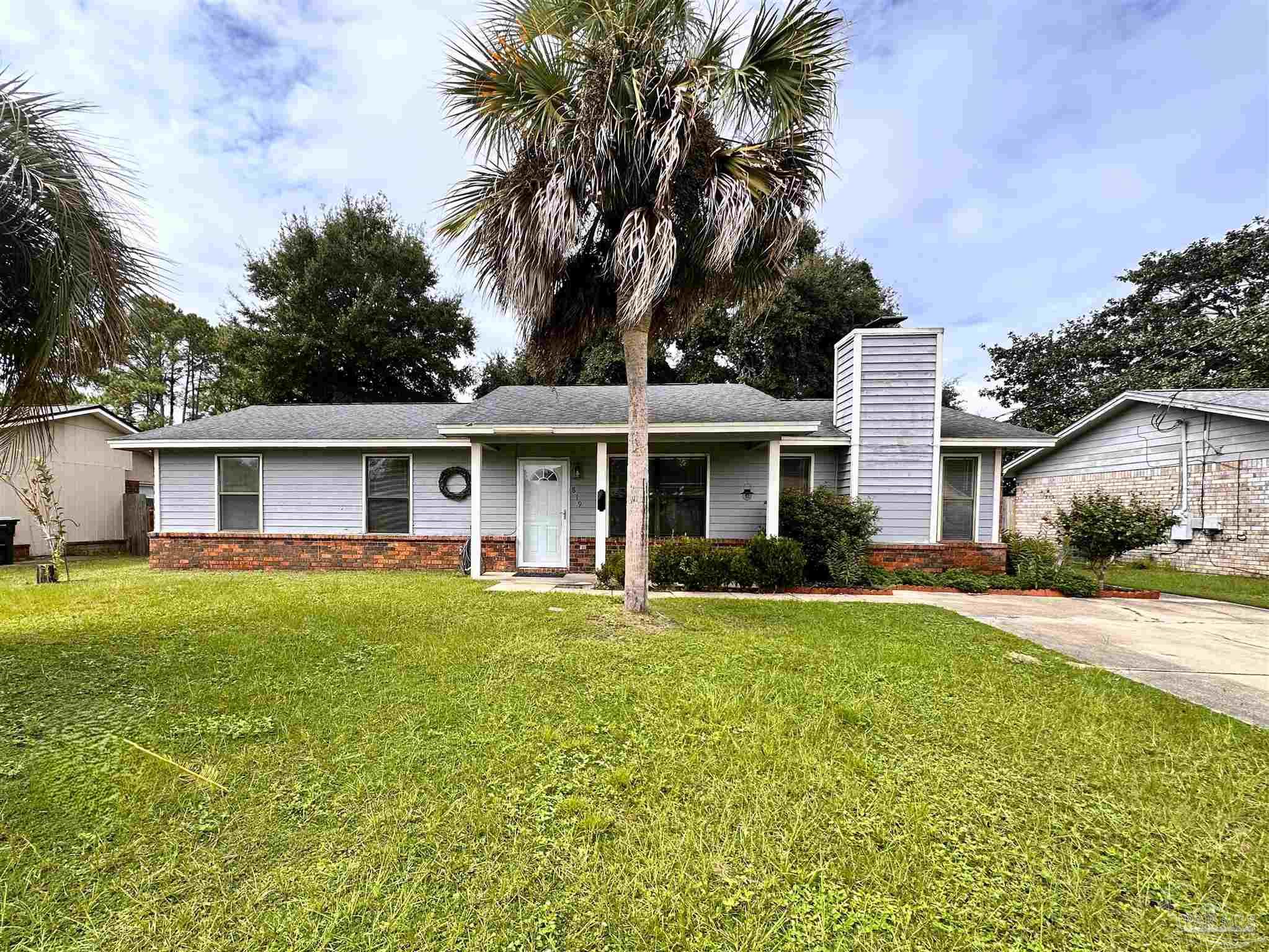 819 Amberway Dr — photo