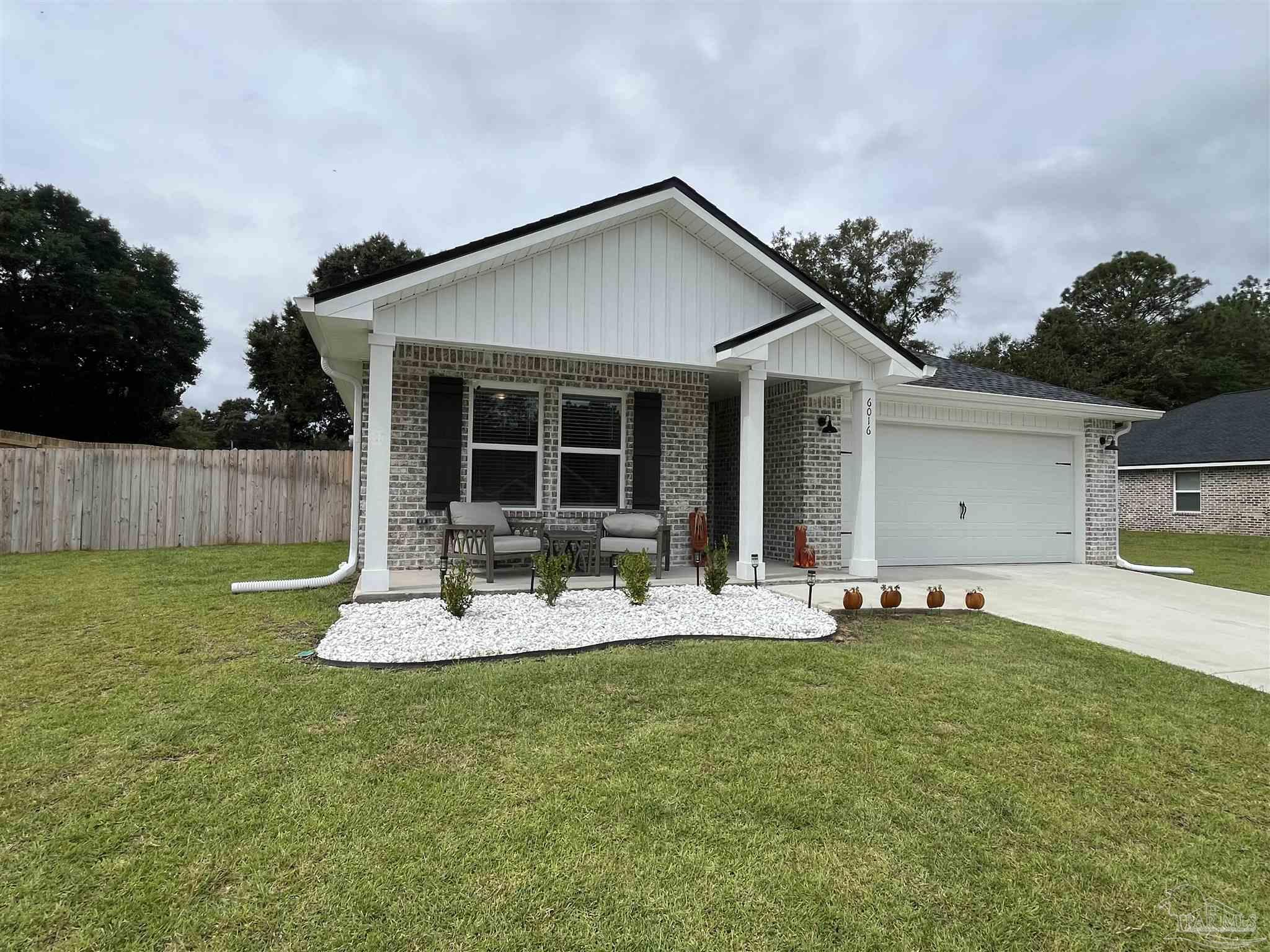 6016 Oak Hollow Ln — photo