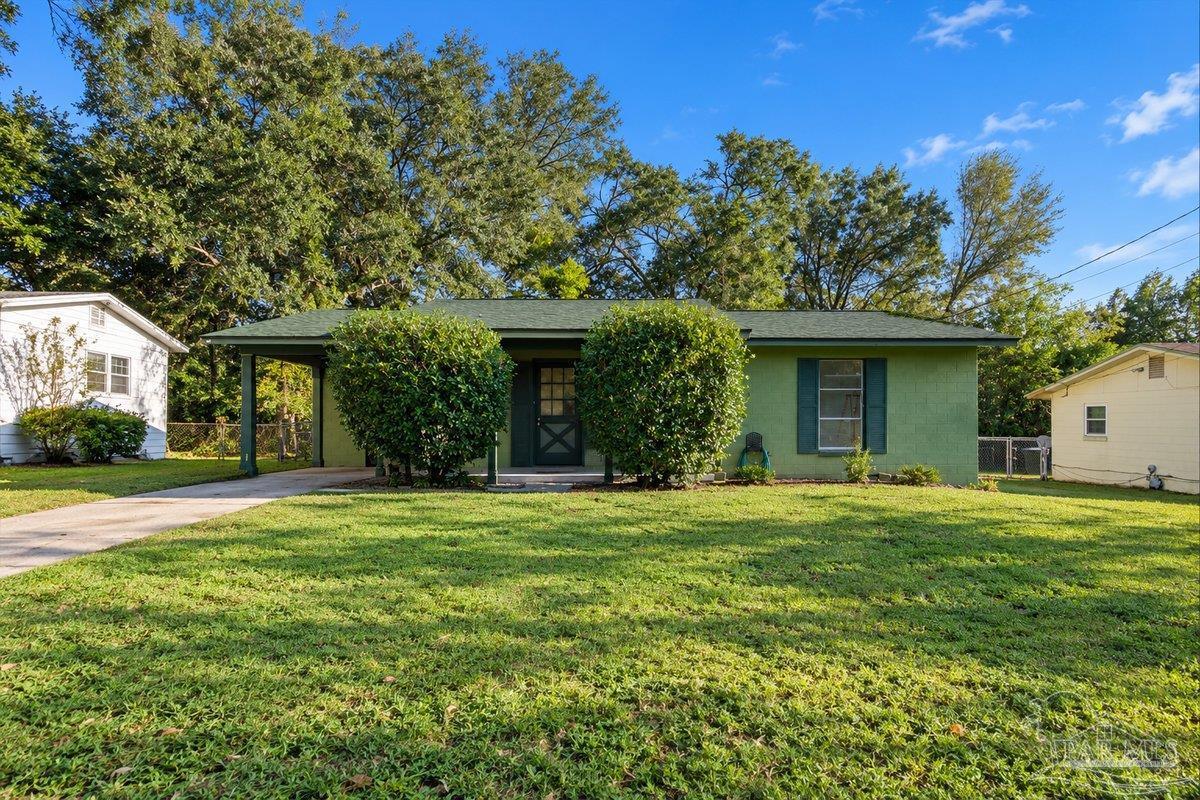 913 Lagoon Dr — photo