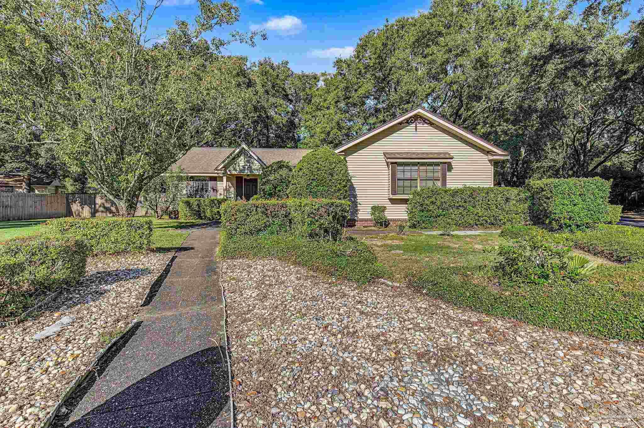 10068 Fox Run Cir — photo
