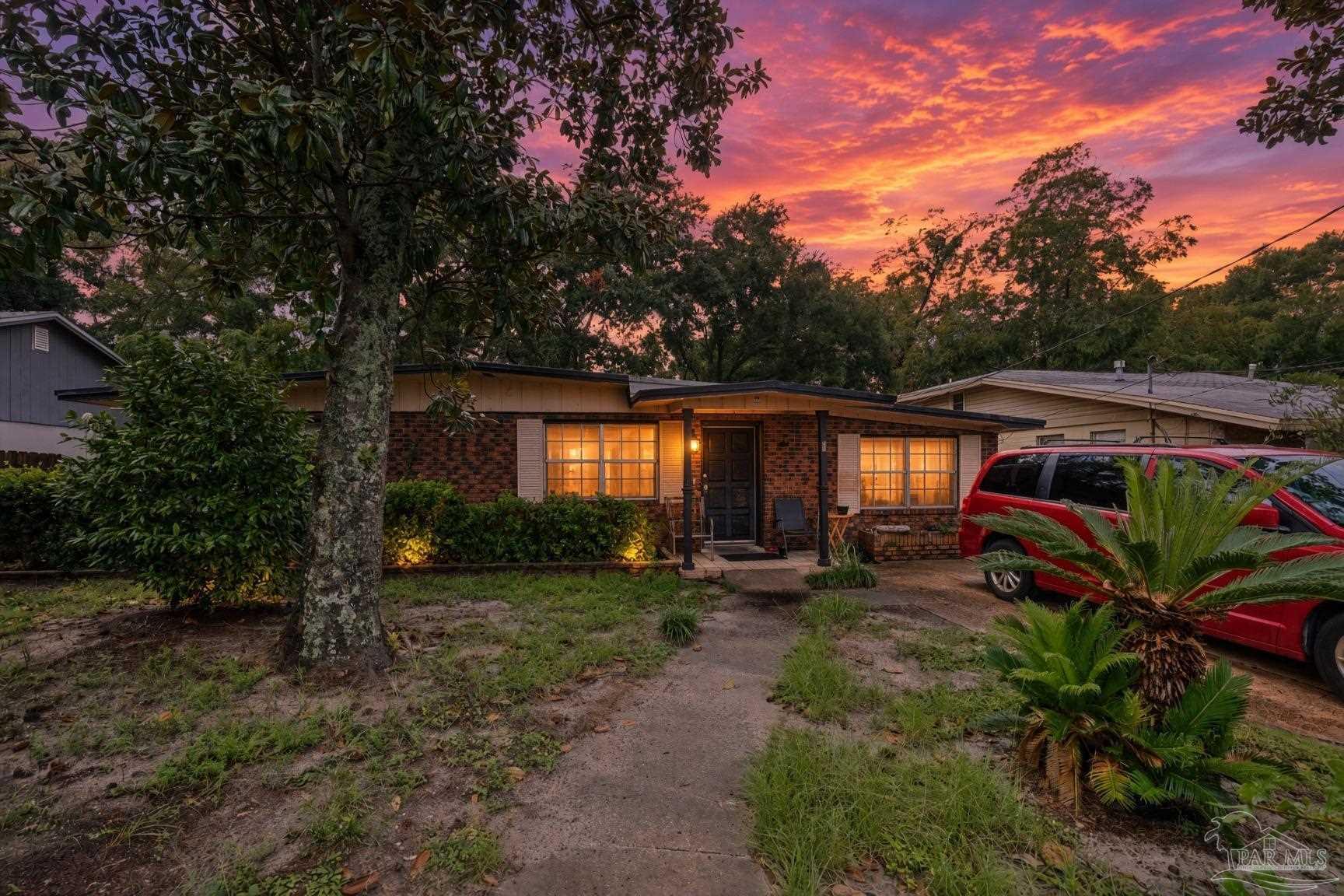 68 NE Carson Dr — photo