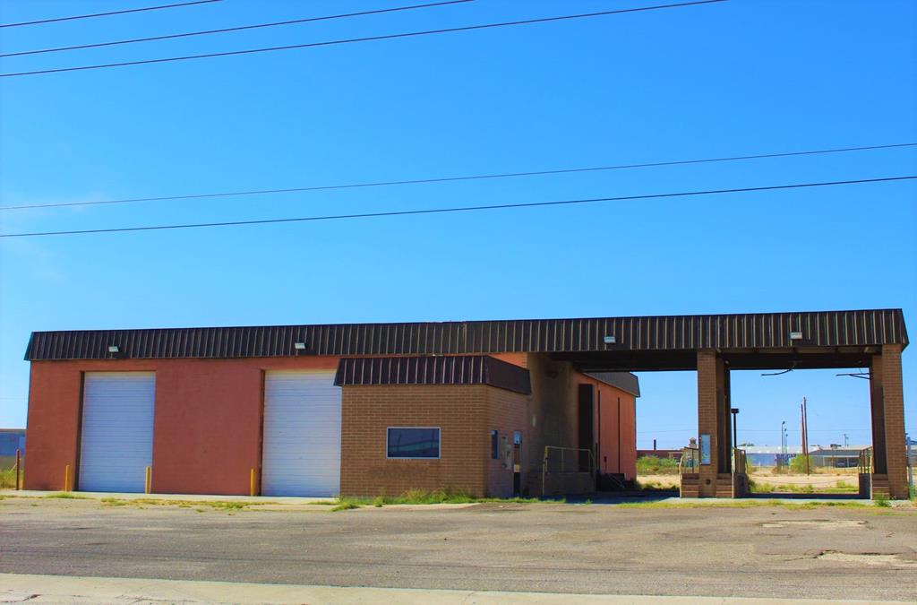 2401 W Hornbeck — photo