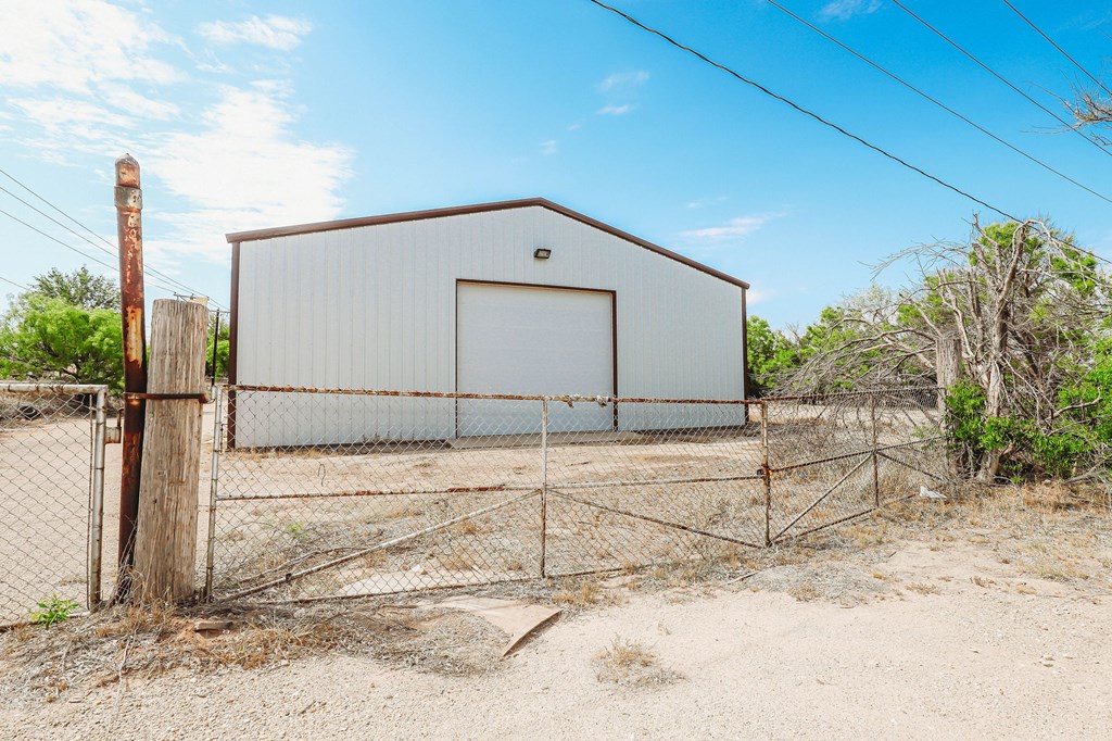 204 Corbell Road, Big Spring TX 79720 — photo 3