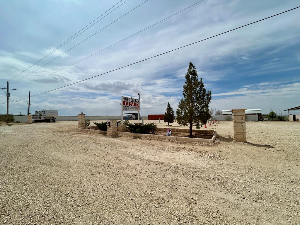 875 N Ellyson Blvd. — photo