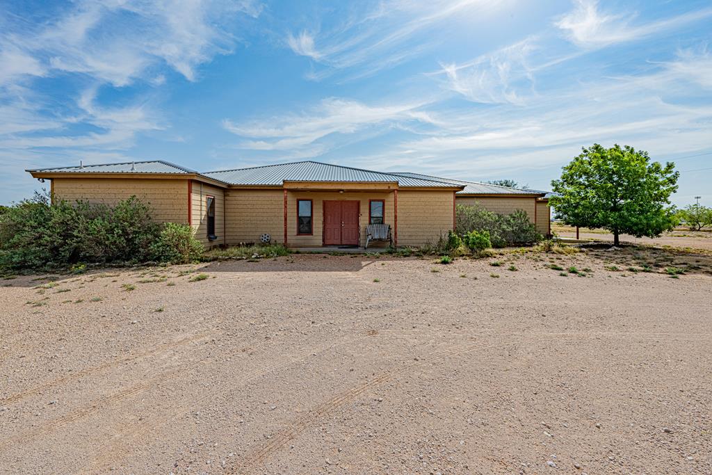 1915 S County Rd 1083 — photo