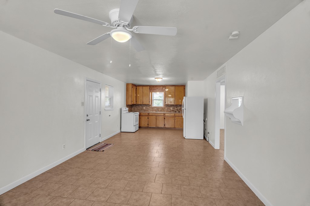 816 W 7th, Big Spring, TX 79720 — photo 2
