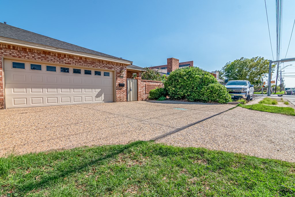 3221 Golf Course Rd W, Midland, TX 79701 — photo 2