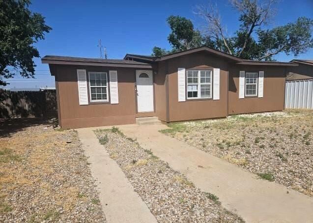 3600 Gaston Dr — photo