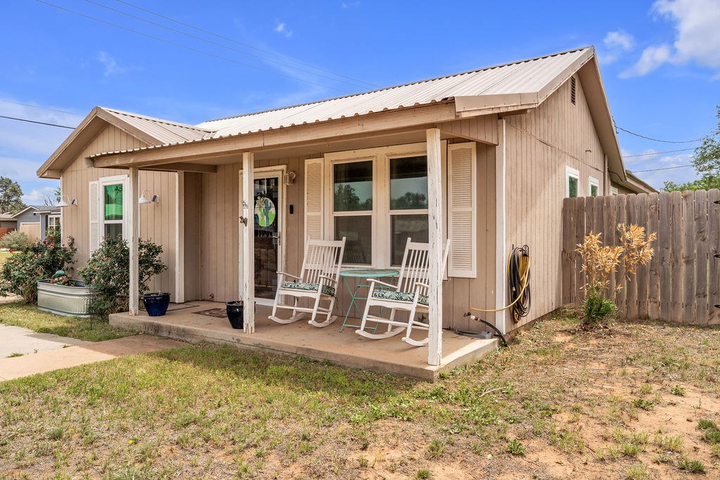 401 4th, Stanton, TX 79782 — photo 3