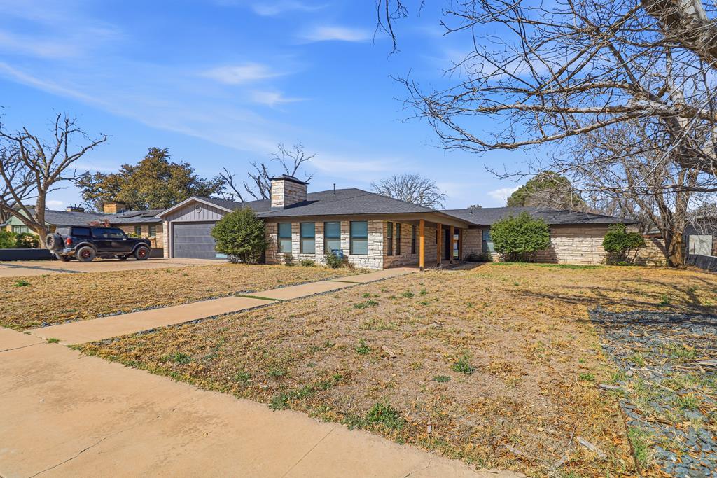 2208 Bedford Dr — photo