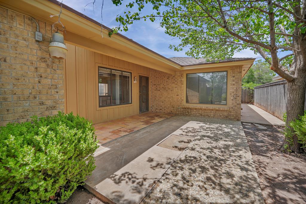 2407 Haynes Dr — photo
