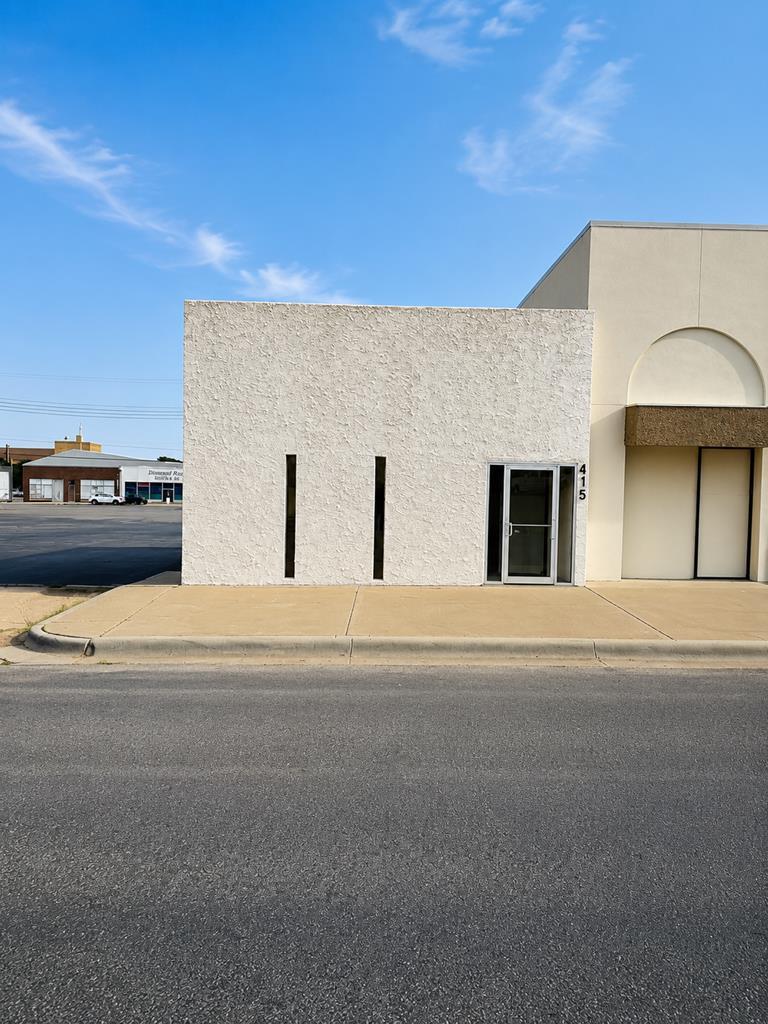 415 S Main St — photo