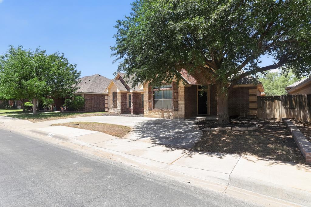 4702 Yearwood Dr — photo