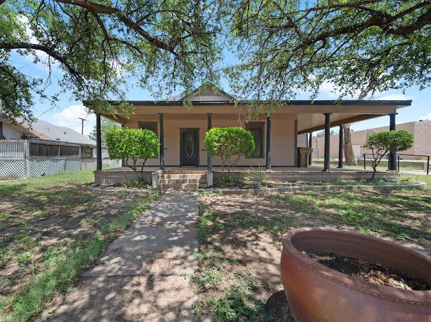805 Scurry St — photo