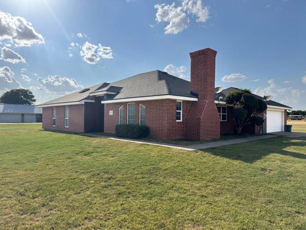 6211 E County Rd 105 — photo
