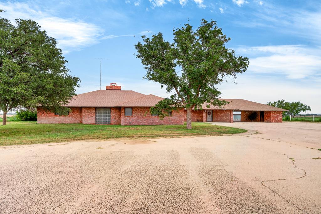 5200 W FM 818 — photo