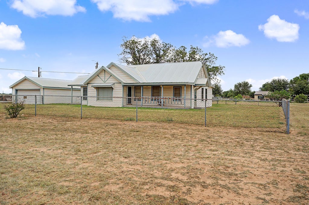 102 N Moss Lake Road, Big Spring, TX 79720 — photo 2