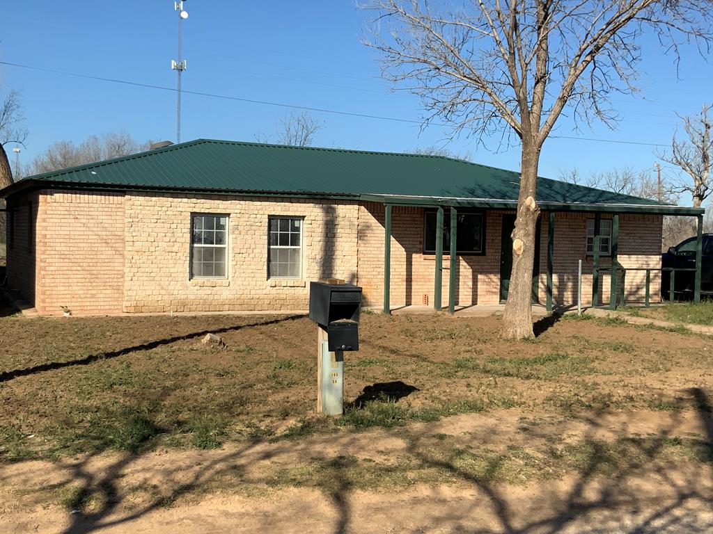 902 Moore Rd — photo