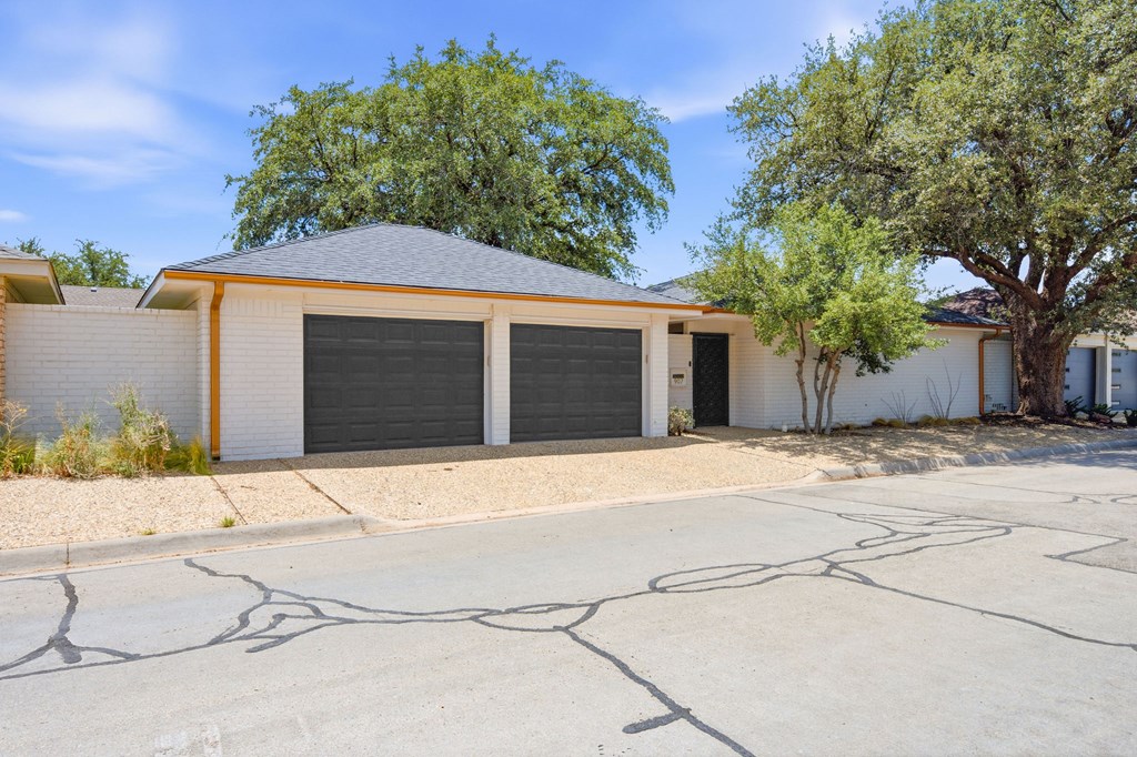 907 Pine Court, Midland, TX 79705 — photo 2