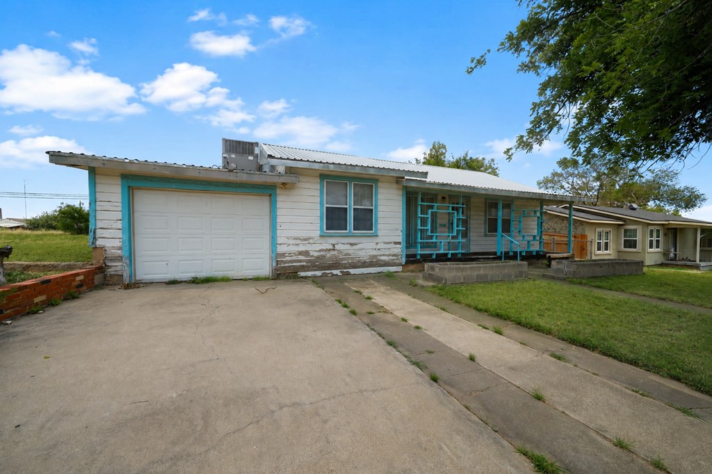 1313 Stadium, Big Spring, TX 79720 — photo 2