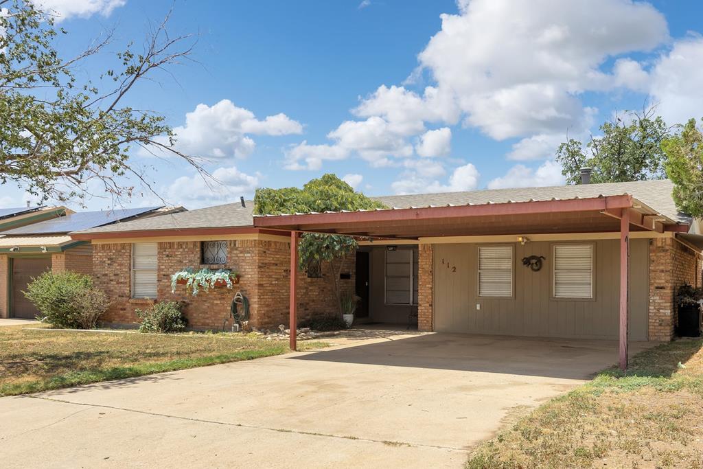 112 S Dewberry Dr — photo