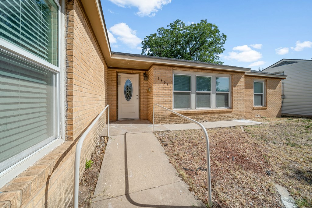 1507 E 11th Place, Big Spring, TX 79720 — photo 3