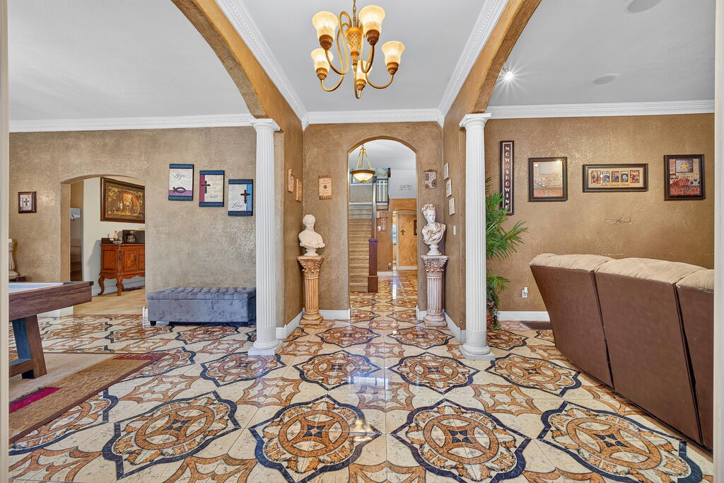 Home in Midland, TX 79705 — photo 2