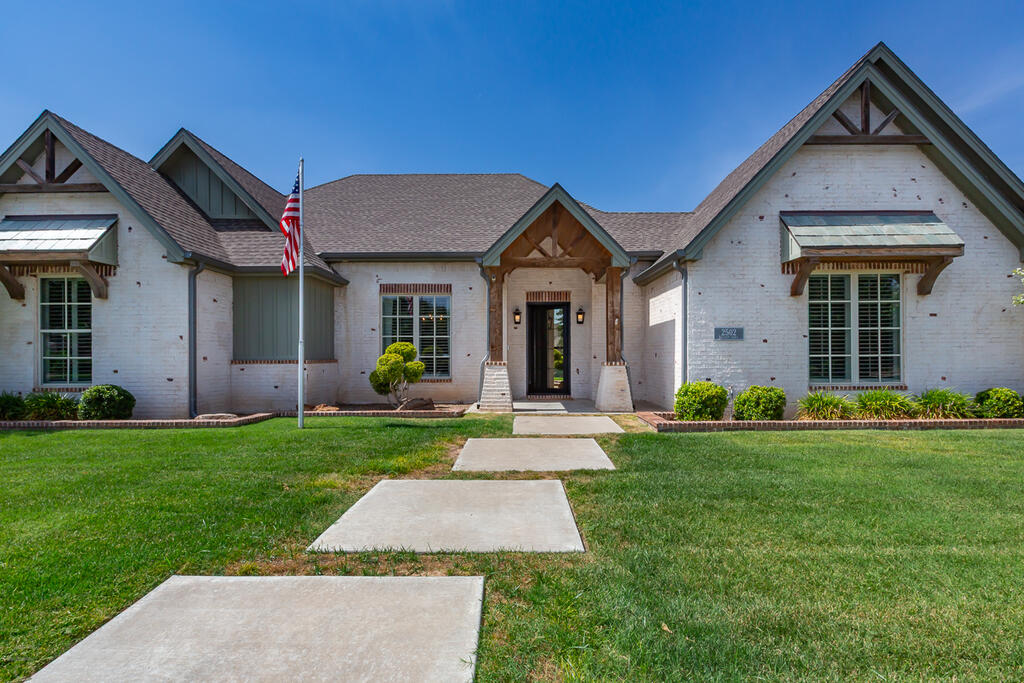 2502 Legacy Oaks — photo
