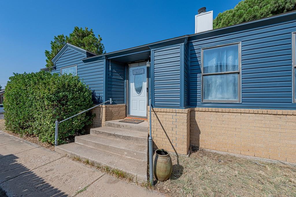 412 W Pecan Ave — photo