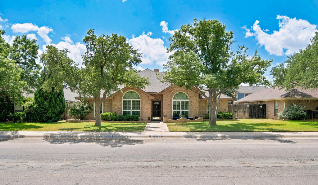 4613 Bishops Castle Dr — photo