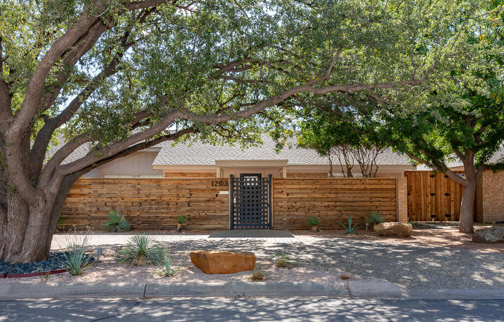 1703 Lexington — photo