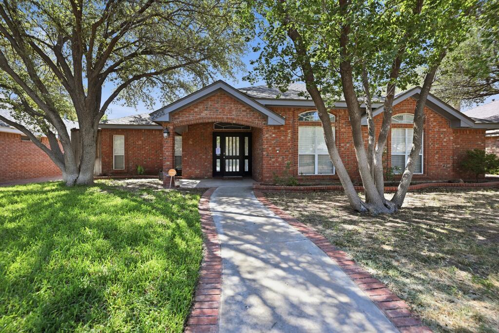 2205 Bradford Court — photo