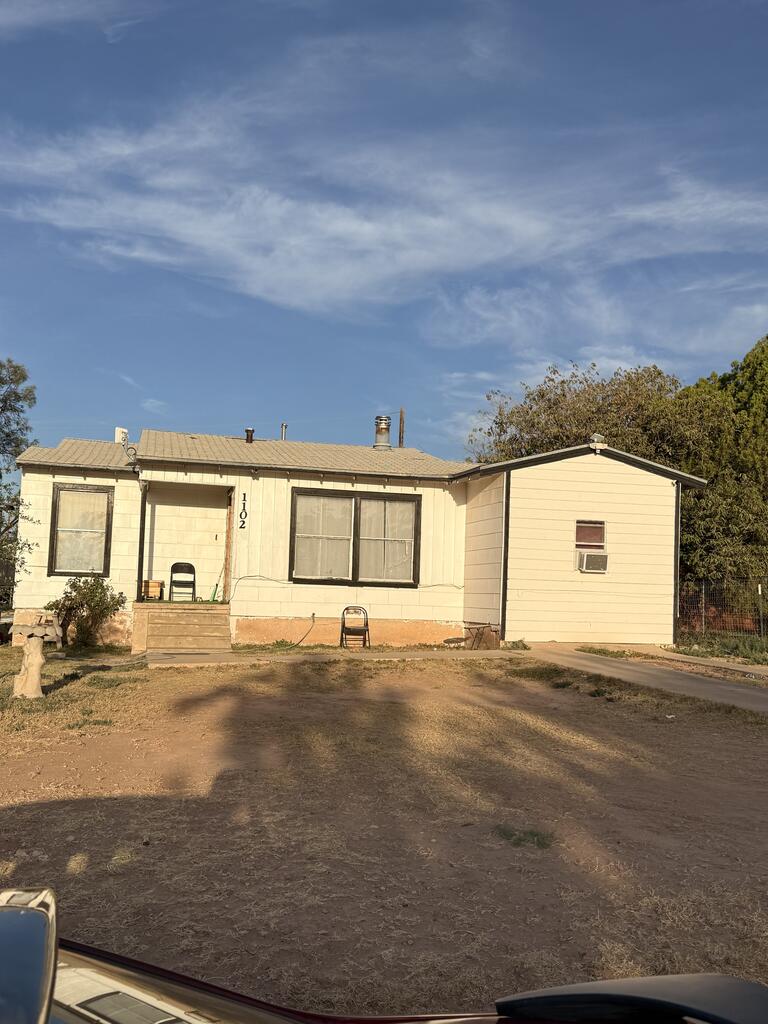 1102 Lamar Ave — photo